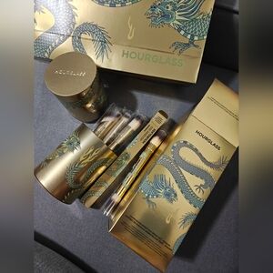 NWT Hourglass Dragon-Themed Makeup Brush Set With Limited Edition Shopping Bag